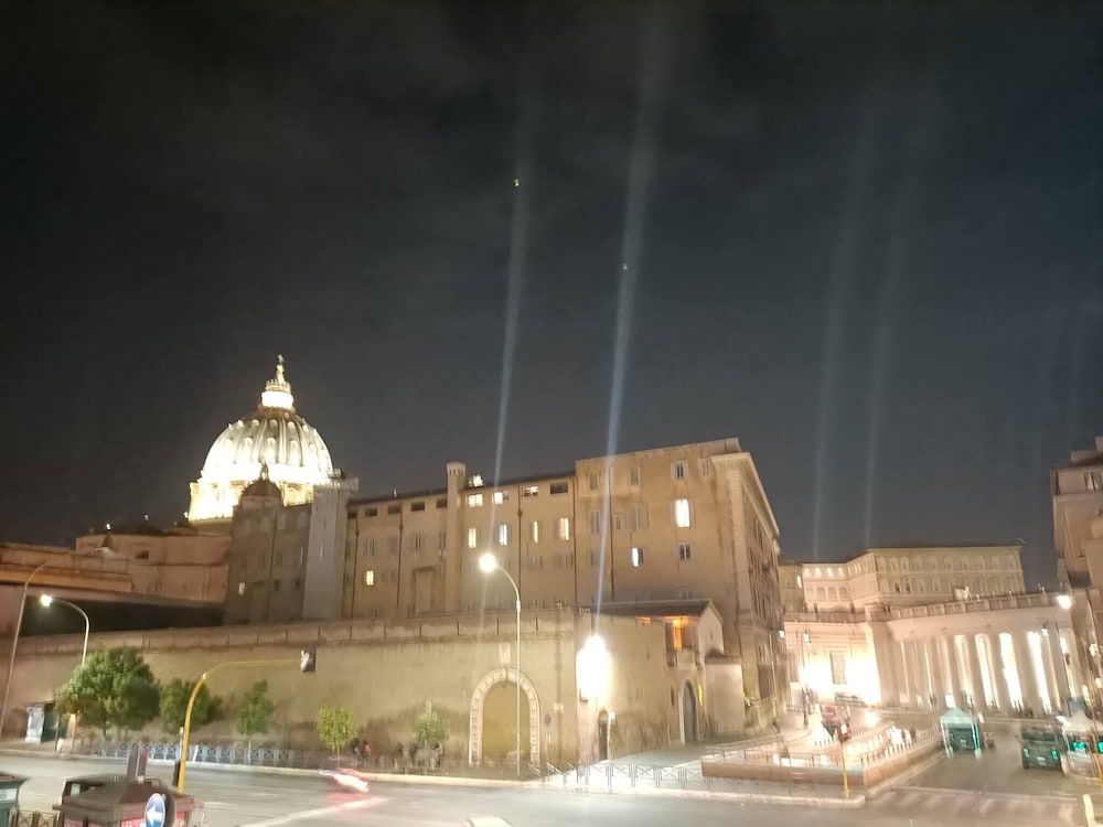 undefined Le Colonne Di San Pietro 10