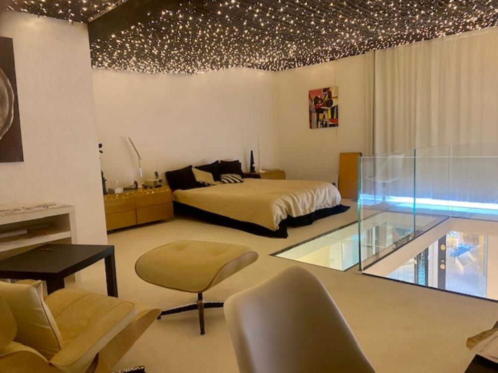 undefined Designer Property Laid out Over 2 Floors In the Most Elegant Area Of Rome 6
