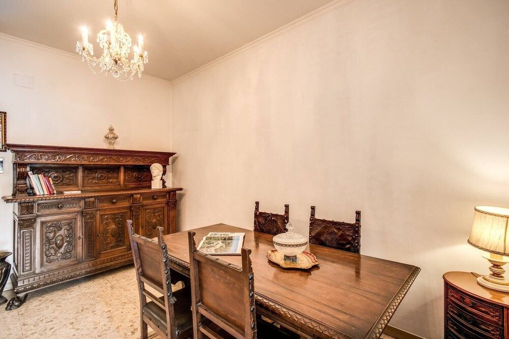 undefined Warm Apt In Ancient Building In Vatican-p S Pietro 6