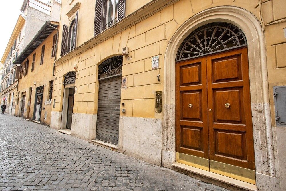 undefined Warm Apt In Ancient Building In Vatican-p S Pietro 2