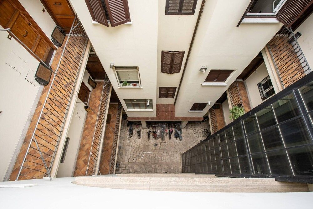 undefined Warm Apt In Ancient Building In Vatican-p S Pietro 4