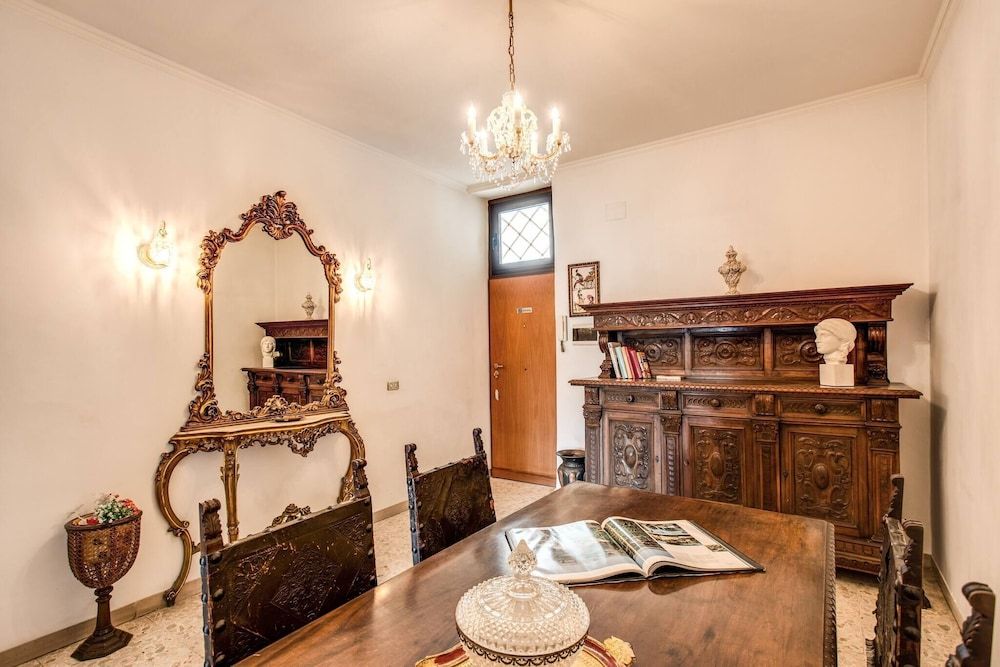 undefined Warm Apt In Ancient Building In Vatican-p S Pietro 7