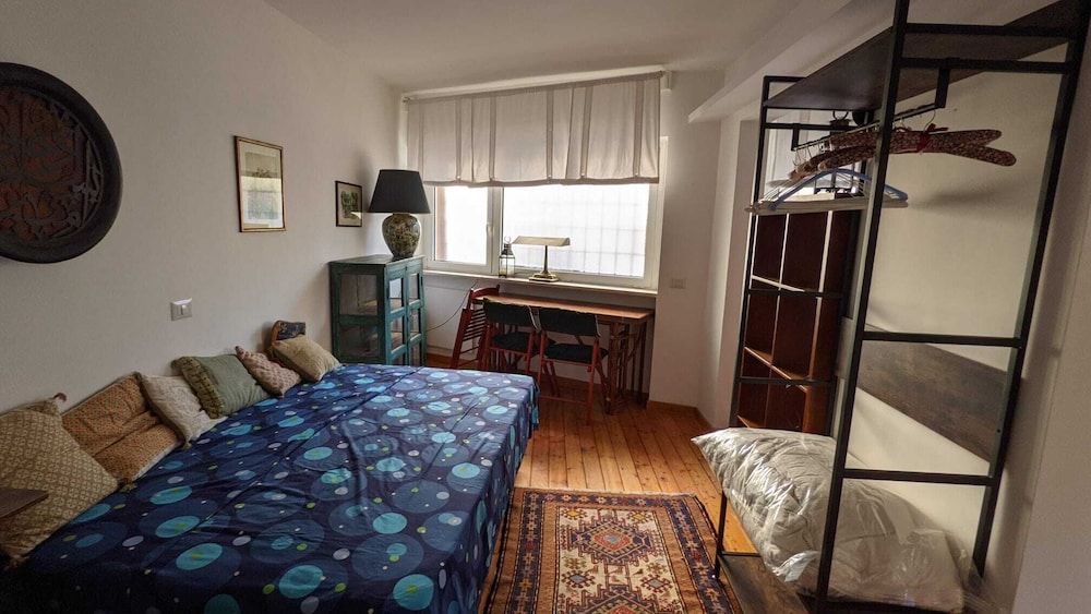 undefined Cosy 1-bed Studio Apartment in Roma 6