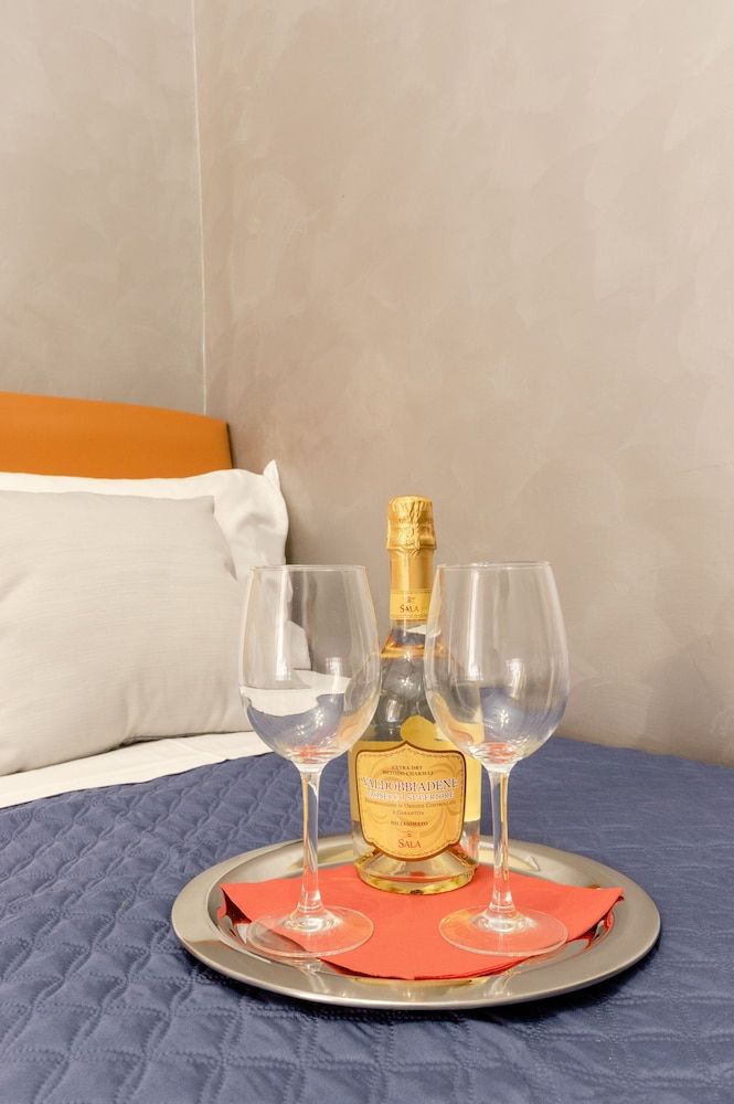 undefined 4-bdr Apt Among Colosseum&termini 10-people 5