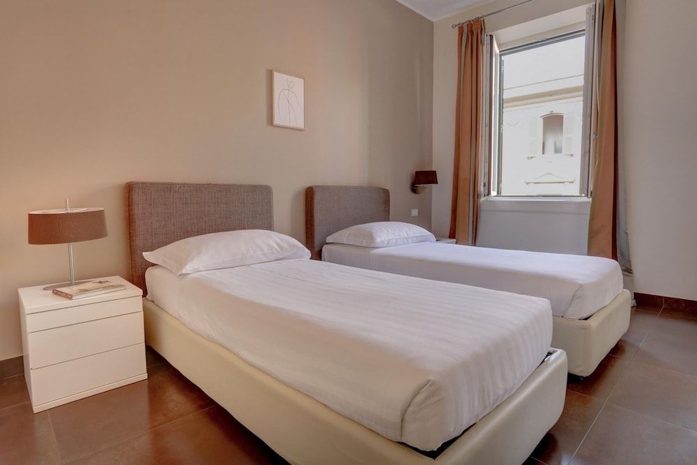 Rm-h501-gpsc20h4 Colosseo Gardens - C8 Apartment 14