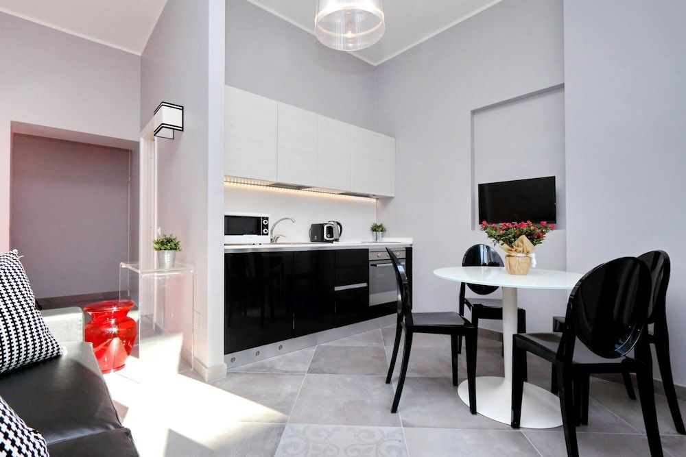 undefined Rm-h501-pale6i4 Monti Apartments - M14