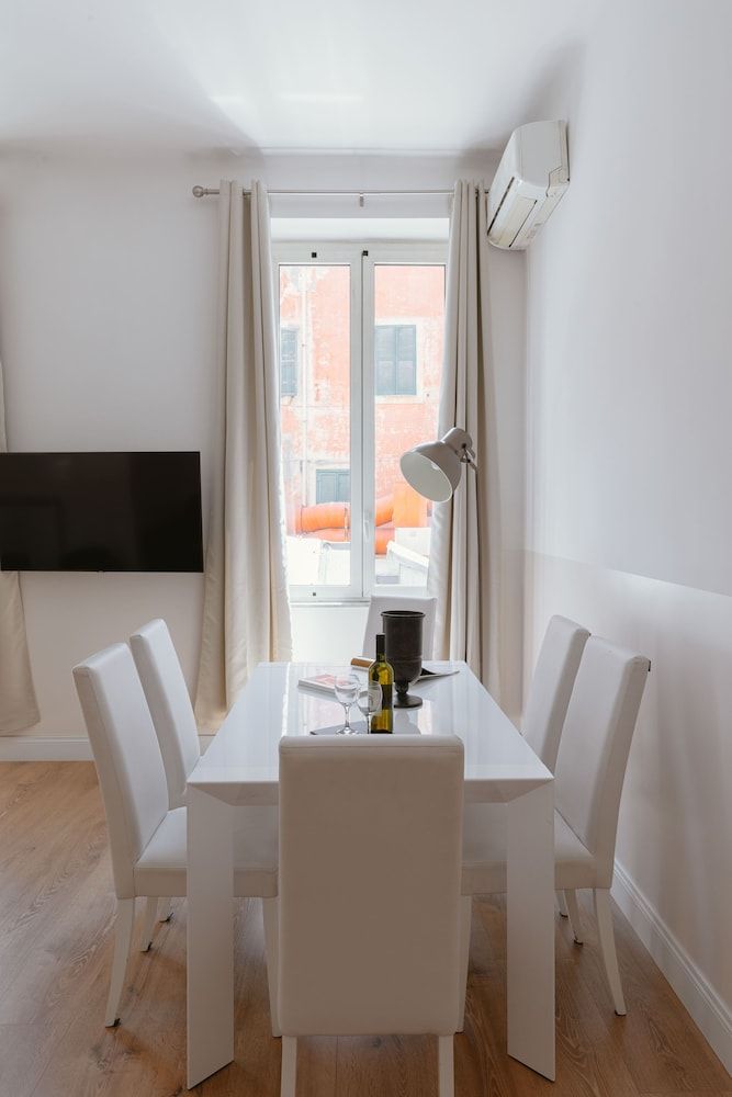 undefined A World Aparts - 504 Corso 7