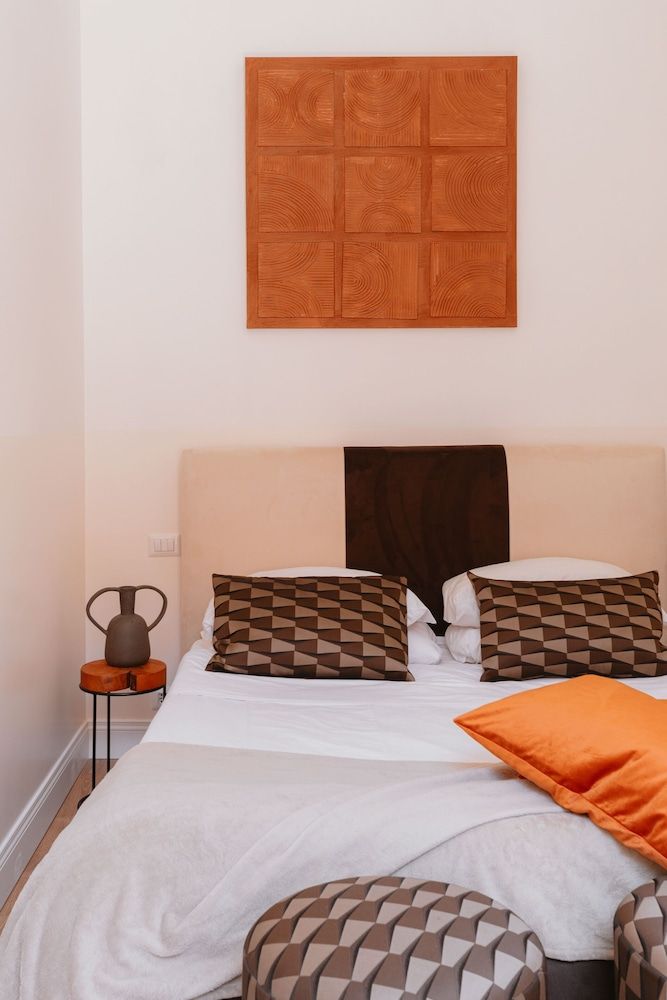 undefined A World Aparts - 504 Corso