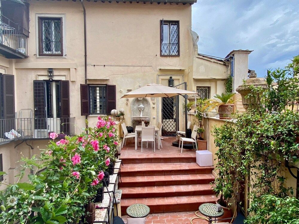 undefined A Prince in Rome Elegant Navona Terrace Apartment 10