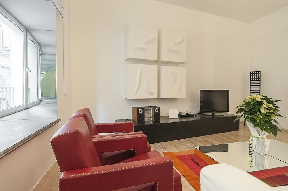 undefined In Rome at Spanish Steps Classy Apartment With Modern Design in an Historic Palazzo 2