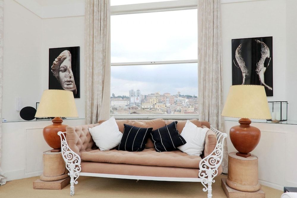 undefined La Camelia an Elegant and Extravagant 2 Bedroom Apartment 6