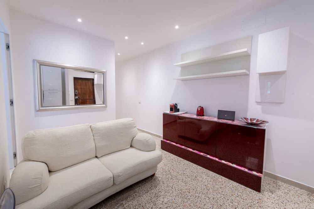 undefined Domus Ausoni in Rome 9