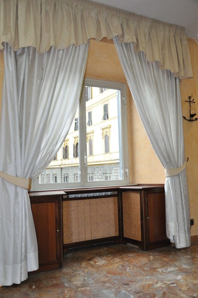 undefined Charming Roma Apartment With 3 Bedrooms 5