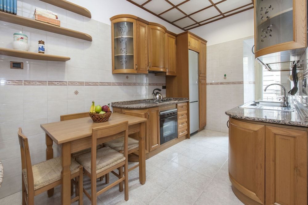 undefined Charming Roma Apartment With 3 Bedrooms 3