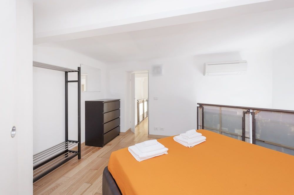 undefined Inviting 3-bed Apartment in Roma 4mins to Colosseo 9