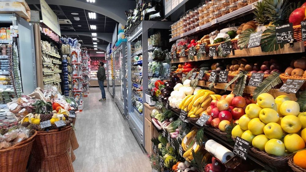 undefined Inviting 3-bed Apartment in Roma 4mins to Colosseo 2