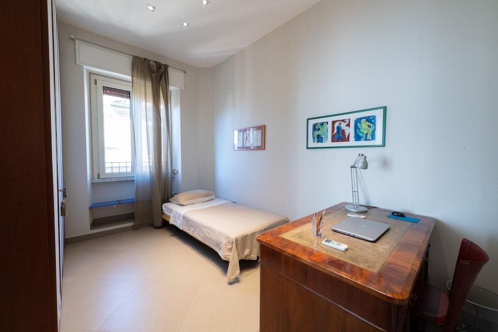 undefined Via Cardinale de Luca 9