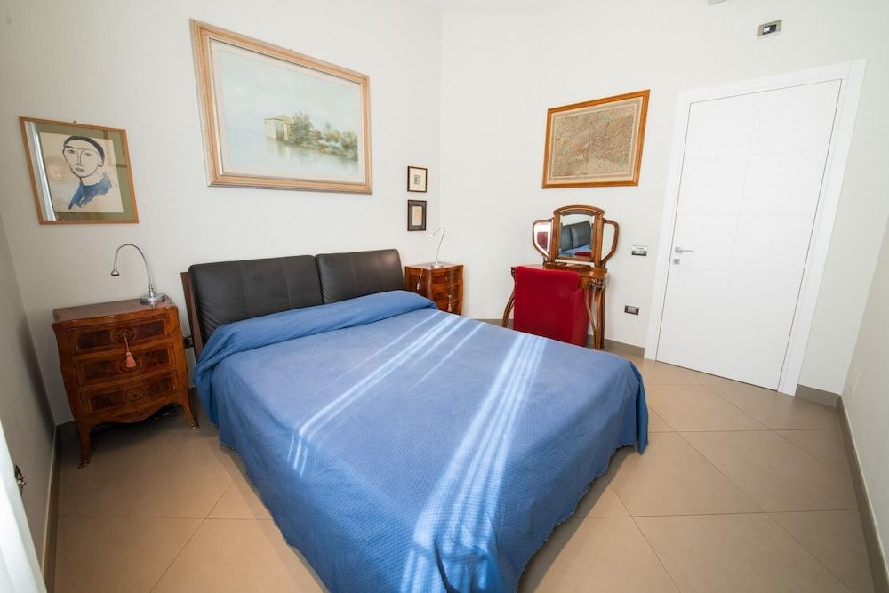 undefined Via Cardinale de Luca 4