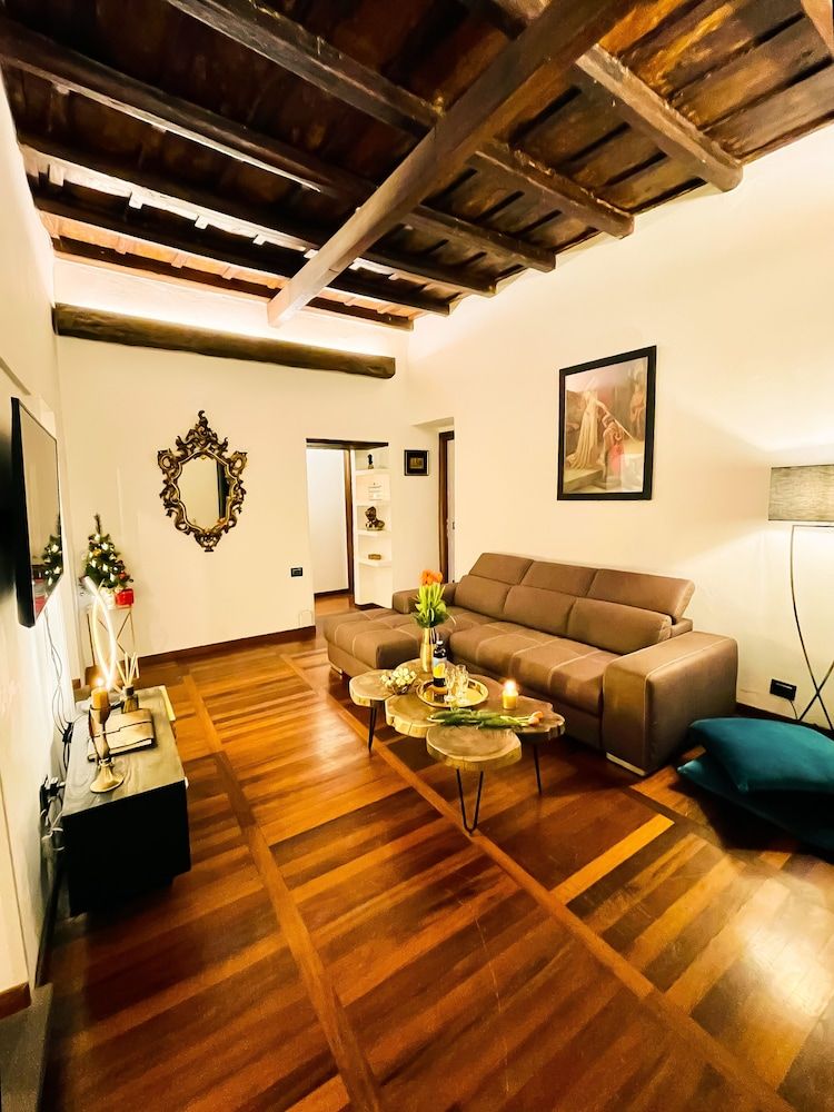 undefined Trevi Fountain Luxury Guesthouse 2