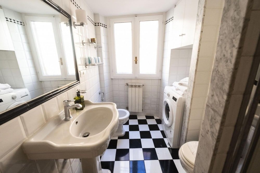 Artsy and Elegant Apartment Near Pantheon Apartment 8