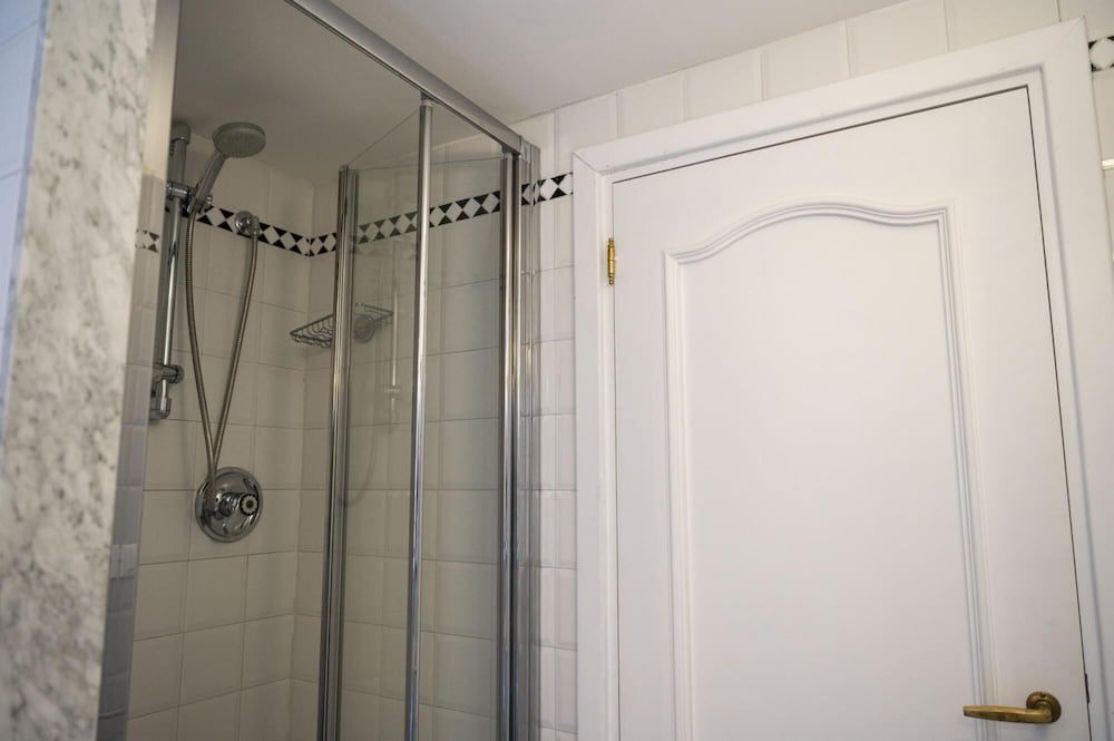 undefined Artsy and Elegant Apartment Near Pantheon 10