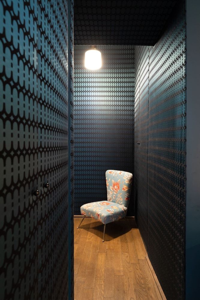 Chic and Style in Historical Via Giulia Apartment 23