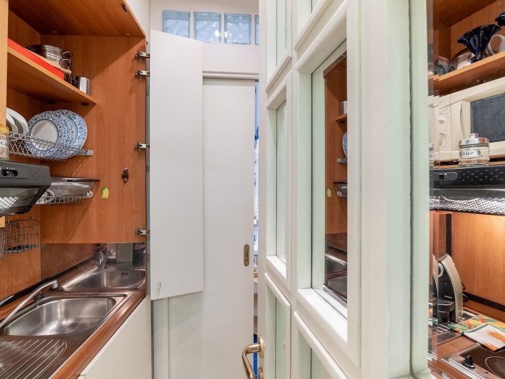 undefined Apartment in Rome With Balcony 2