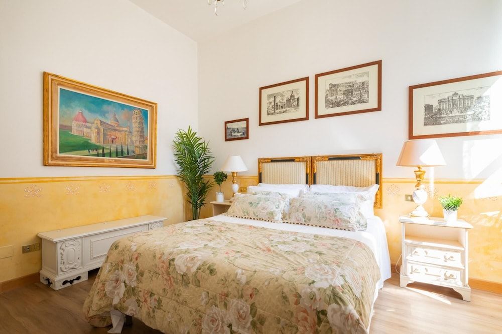 Cozy Chic Suite Near Campo de Fiori Apartment 15