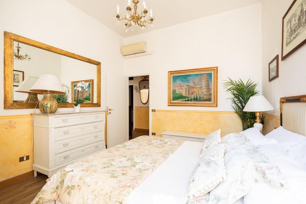 Cozy Chic Suite Near Campo de Fiori Apartment 16