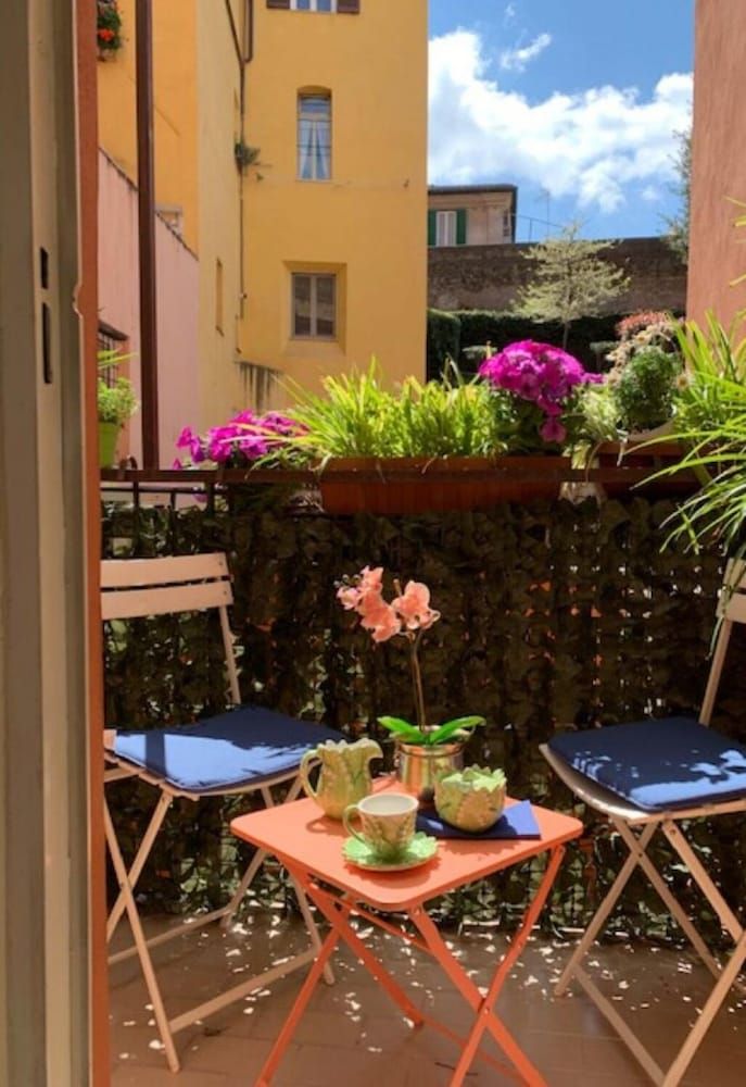 Colosseum 2BR Elegance and Charm Apartment 10