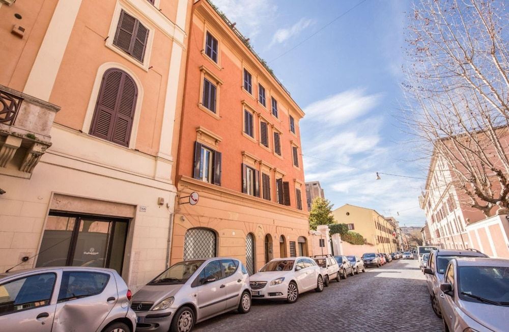 undefined Colosseum 2BR Elegance and Charm 3