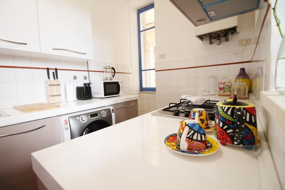 undefined Walk to the Colosseum From Your Family Apt 3