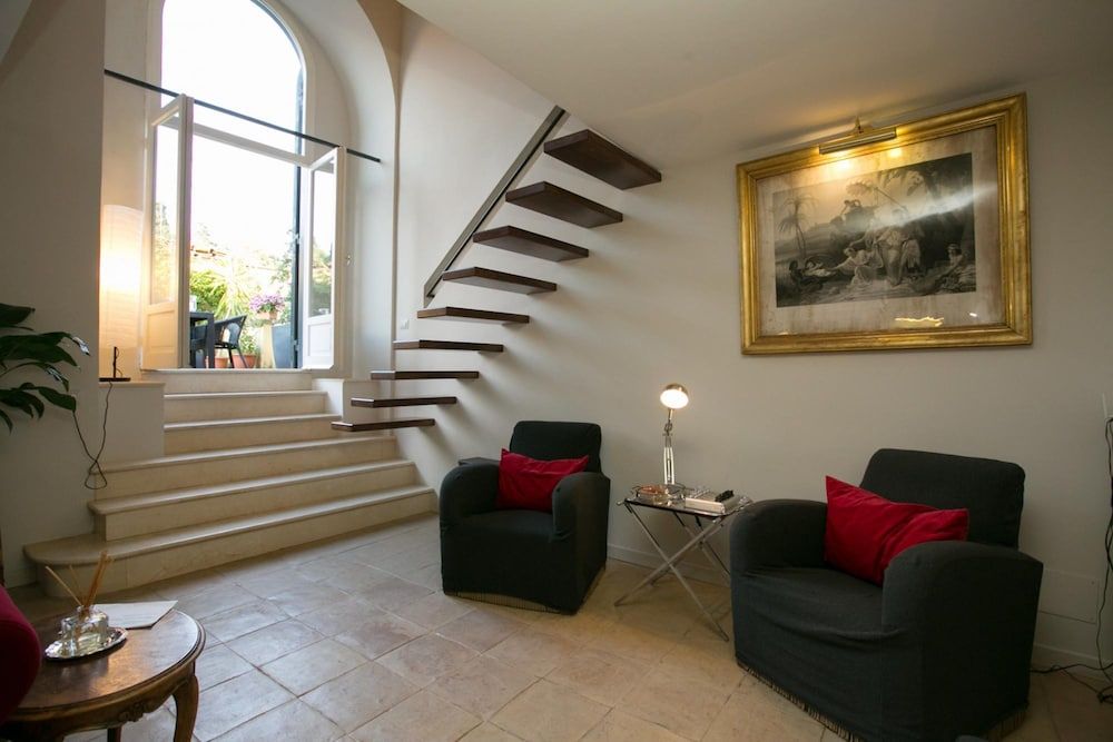 undefined Your Prestigious Penthouse at the Spanish Steps 9