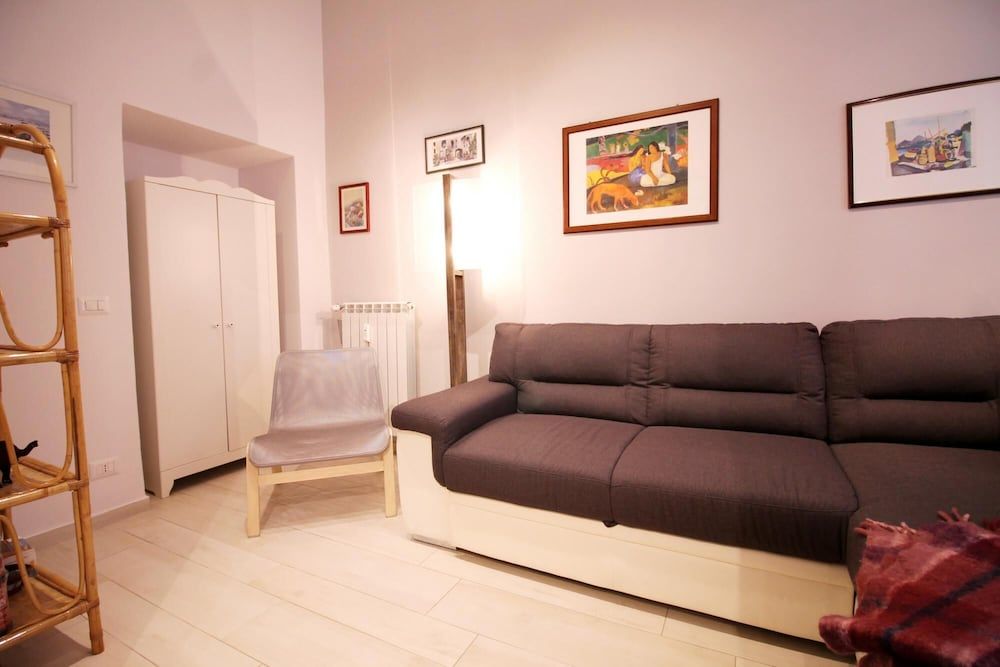 undefined Walk to the Vatican From Your Smart Apt 8