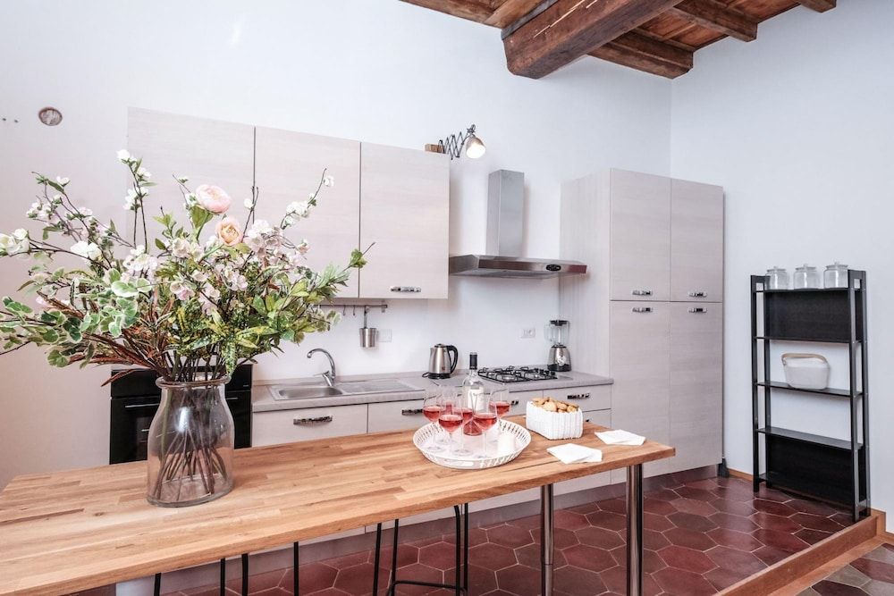 undefined Regal Home in Trastevere 9