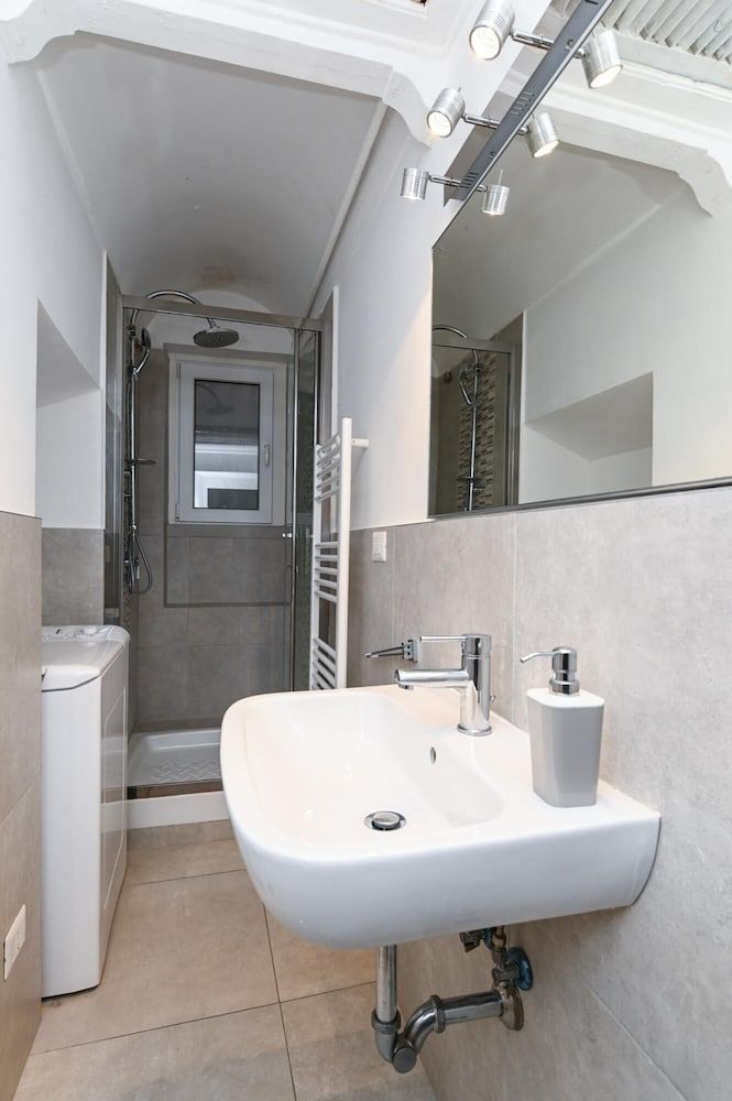 Gorgeous Trastevere Loft On The River Studio 24