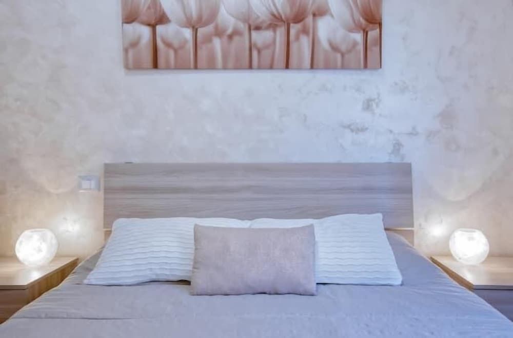 Leone IV Traditional Apartment 14