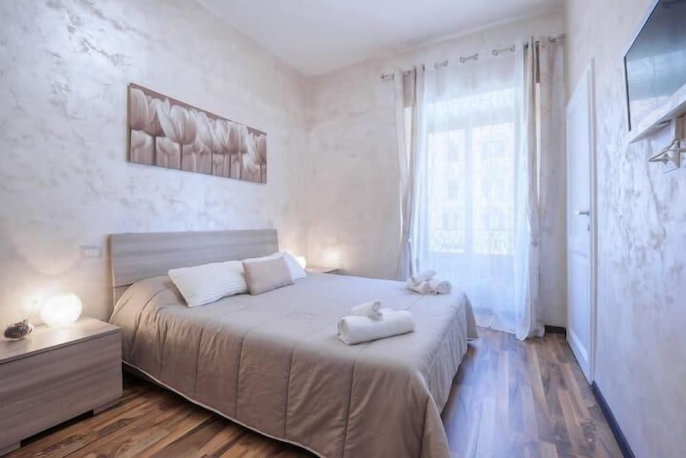 Leone IV Traditional Apartment 9