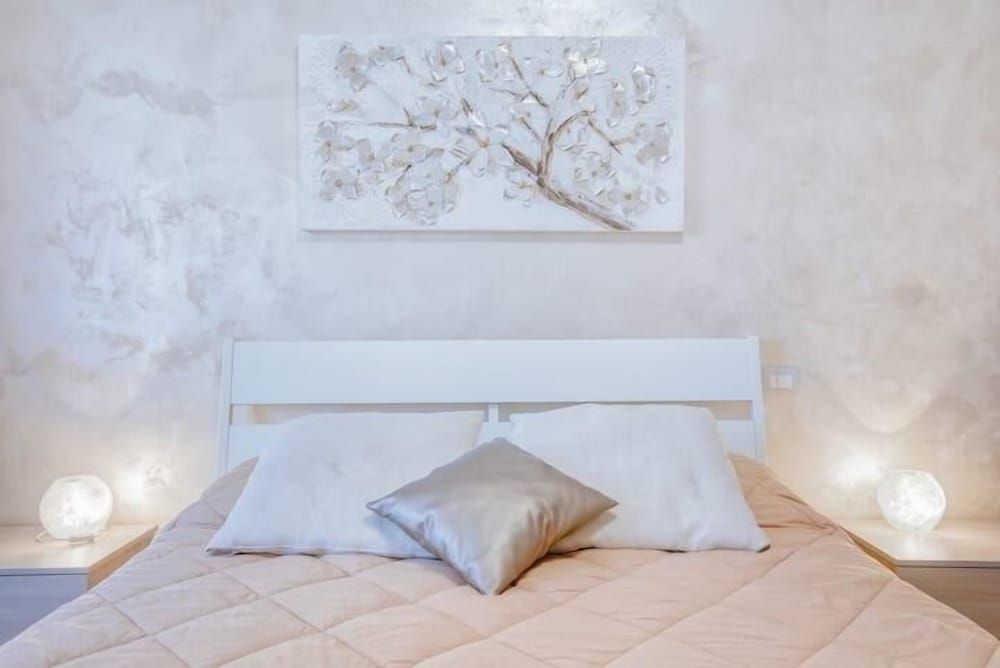 Leone IV Traditional Apartment 11