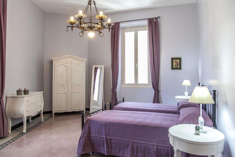 undefined 4BR Home in a Vibrant Neighborhood 8