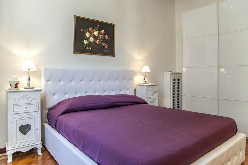 4BR Home in a Vibrant Neighborhood Apartment 4