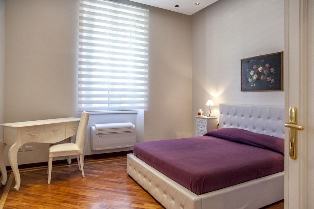 undefined 4BR Home in a Vibrant Neighborhood 10