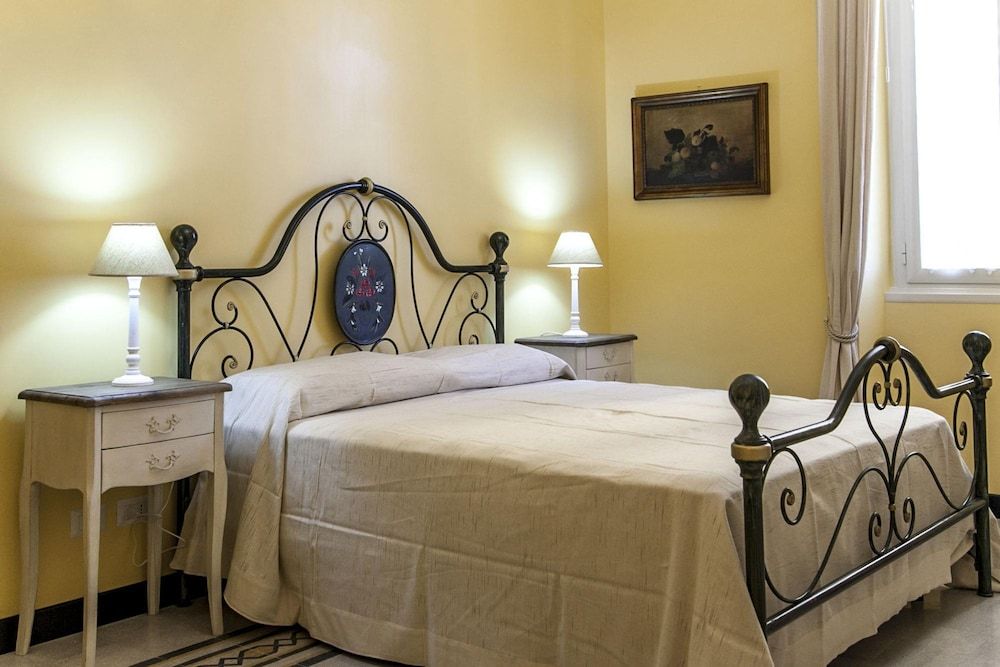 4BR Home in a Vibrant Neighborhood Apartment 10