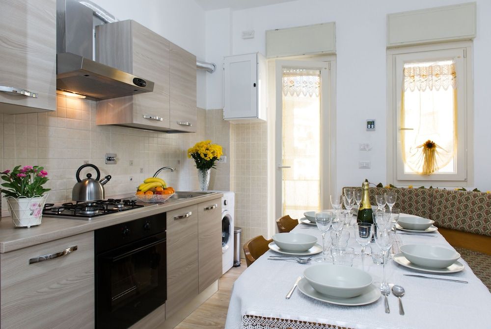 GREGORY BIG FAMILY Deluxe Apartment 6