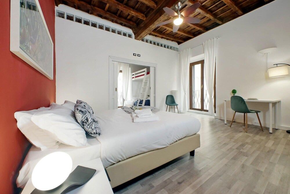 undefined Luxury Navona Apartment 5