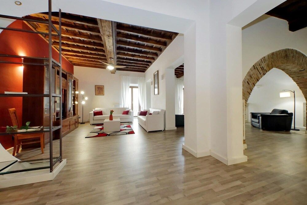 undefined Luxury Navona Apartment 9