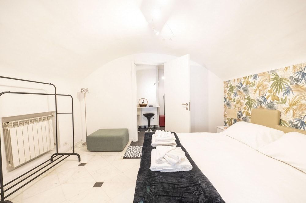 undefined Caden Splace - Dbalconycollection at Piazza Navona 10