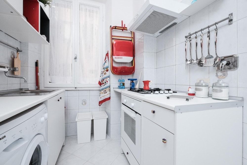 Domus Linda in Roma With 1 Bedrooms and 1 Bathrooms Apartment 7