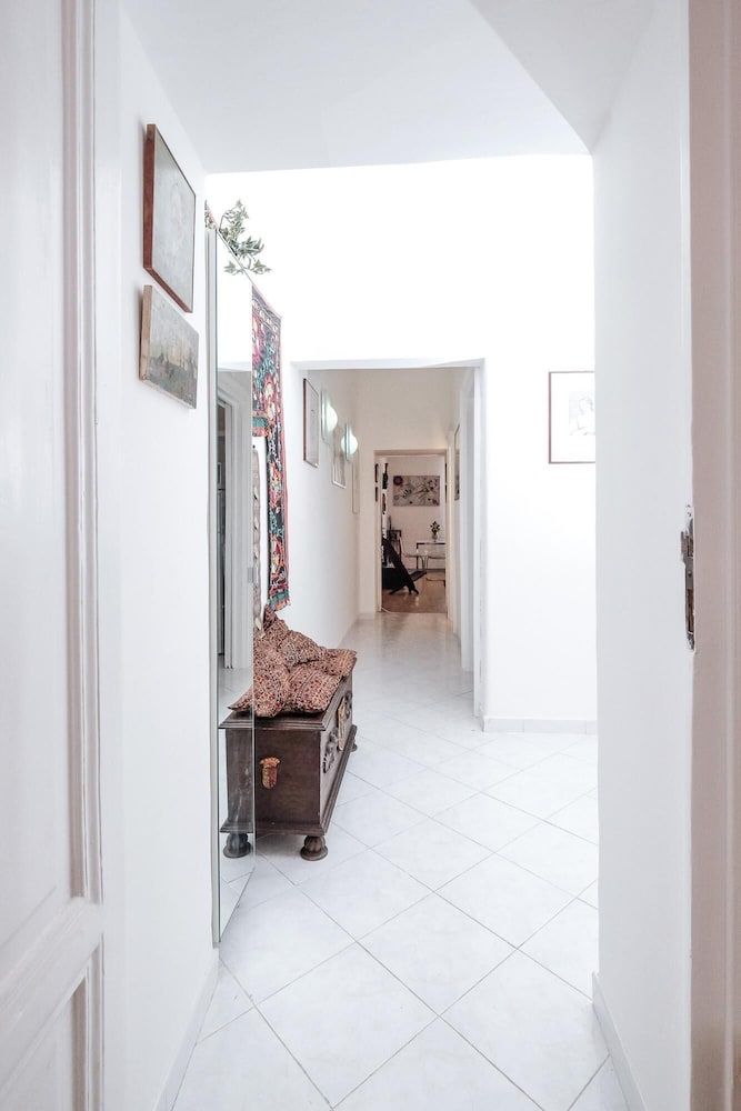 Domus Linda in Roma With 1 Bedrooms and 1 Bathrooms Apartment 23