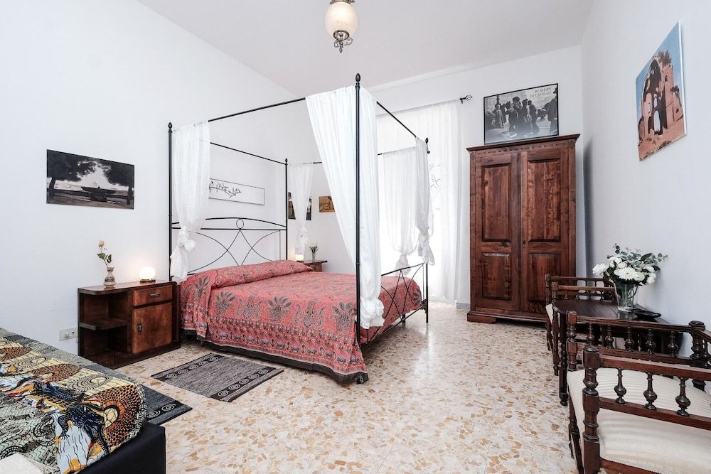 Domus Linda in Roma With 1 Bedrooms and 1 Bathrooms Apartment 25